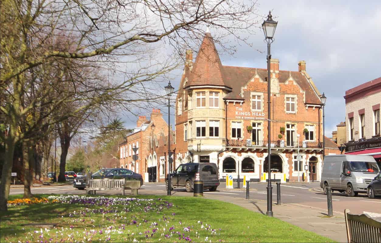 Quaint Old Pubs in Winchmore Hill